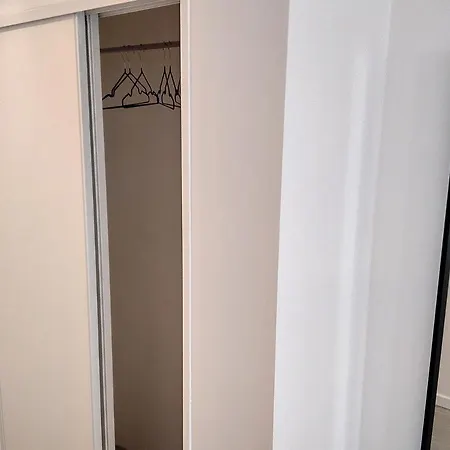 Le Serra * جوان ليه باه